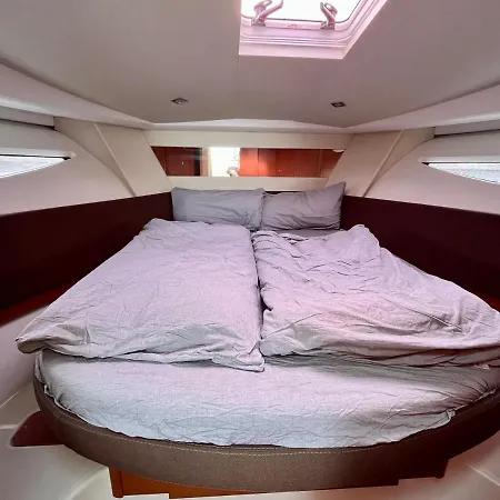Sonnige Yacht Boot Ein Ferienhaus Auf Dem Wasser * 基尔